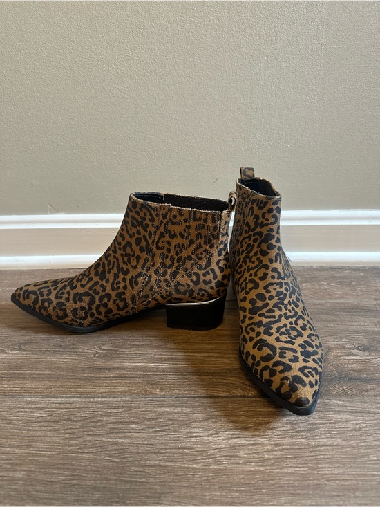 Marc Fisher Shoes - Marc Fisher Leopard Print Pointed Ankle Booties - Brown/Black